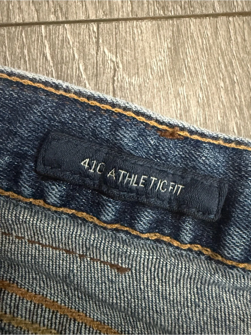 Lucky Brand distressed men’s